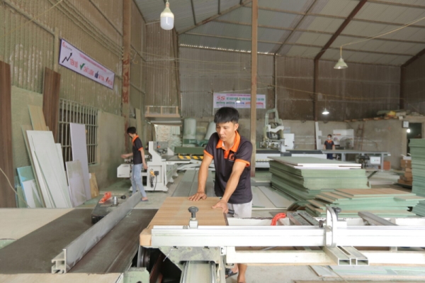 Máy cưa xẻ gỗ